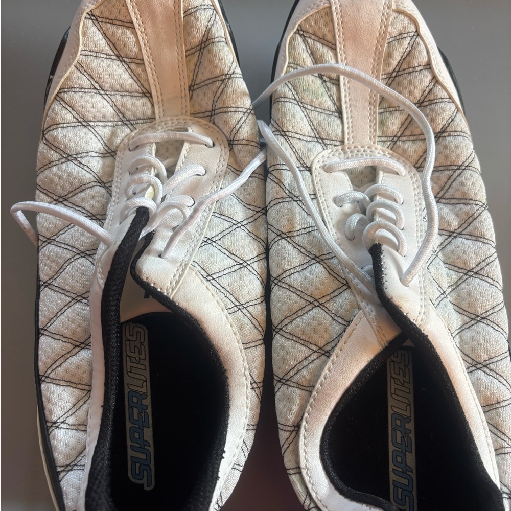 Women's White & Black Womens Footjoy Superlights Golf Shows.  Worn twice.